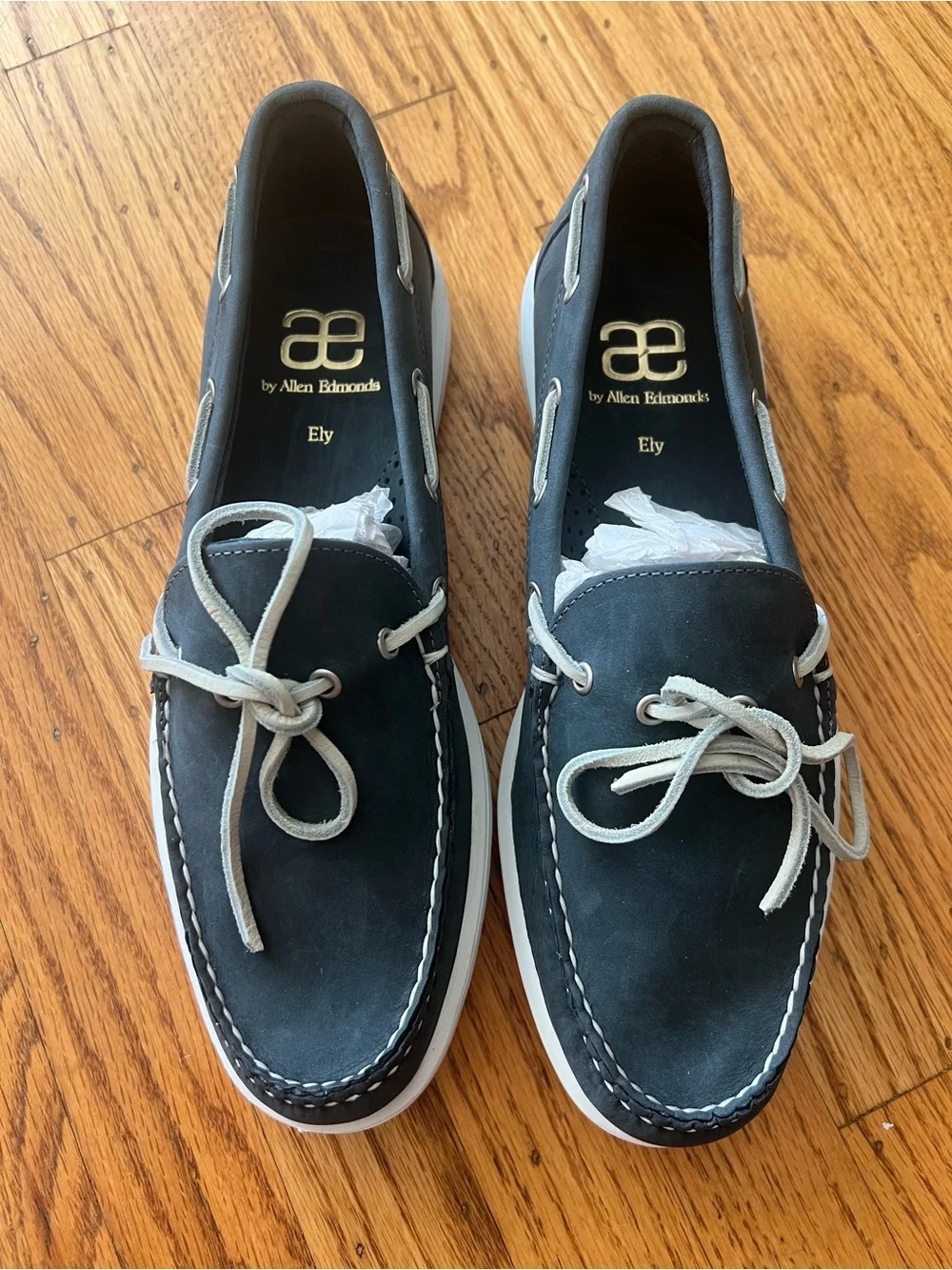 New Allen Edmonds Navy Ely Men’s Boat Shoes with White Laces 9.5